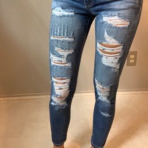 Distressed skinny jeans